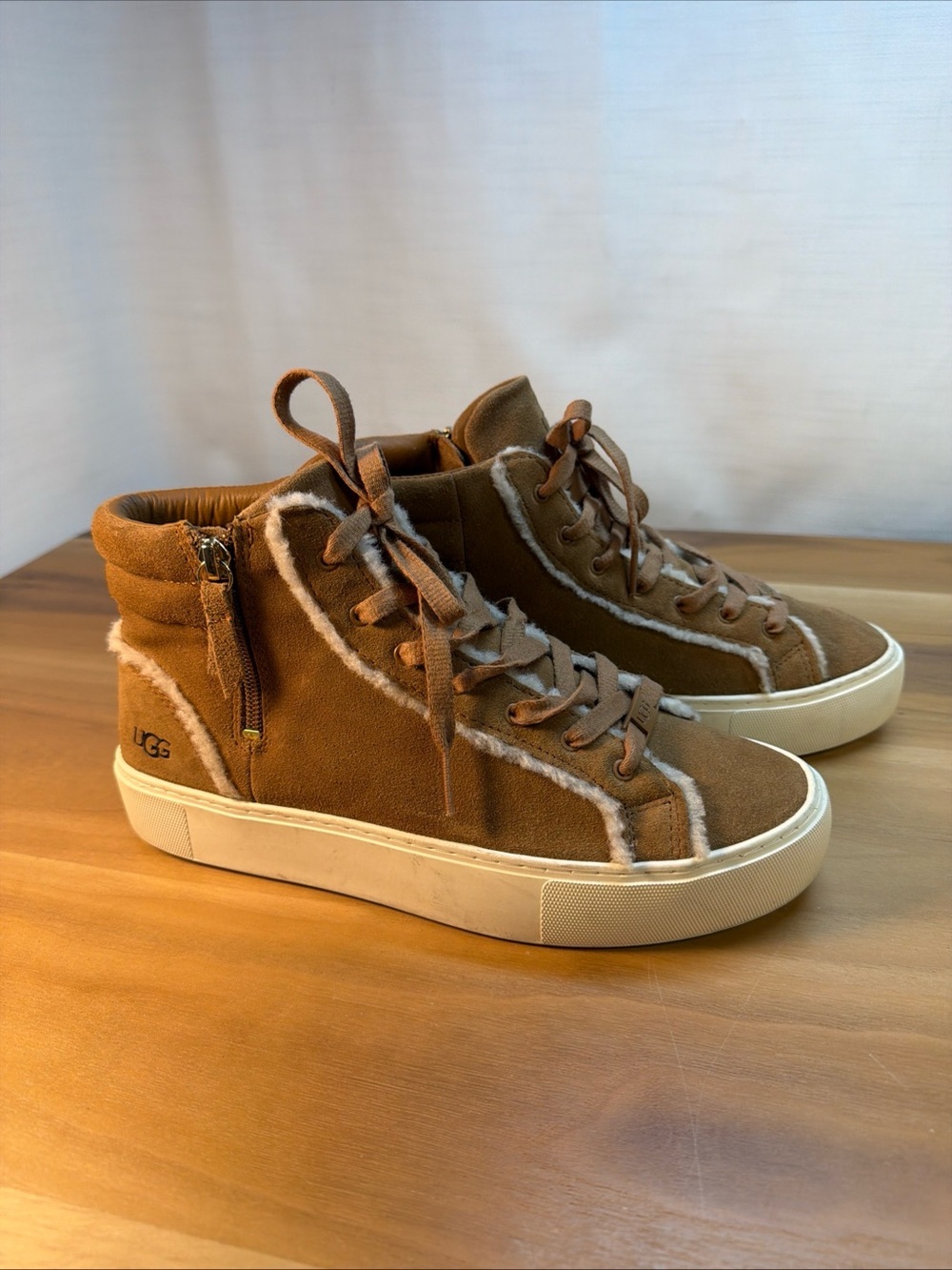 UGG OLLI HERITAGE‎ 1112425 Chestnut Suede Woman’s Sneakers Sz 8,5 Shearling Trim